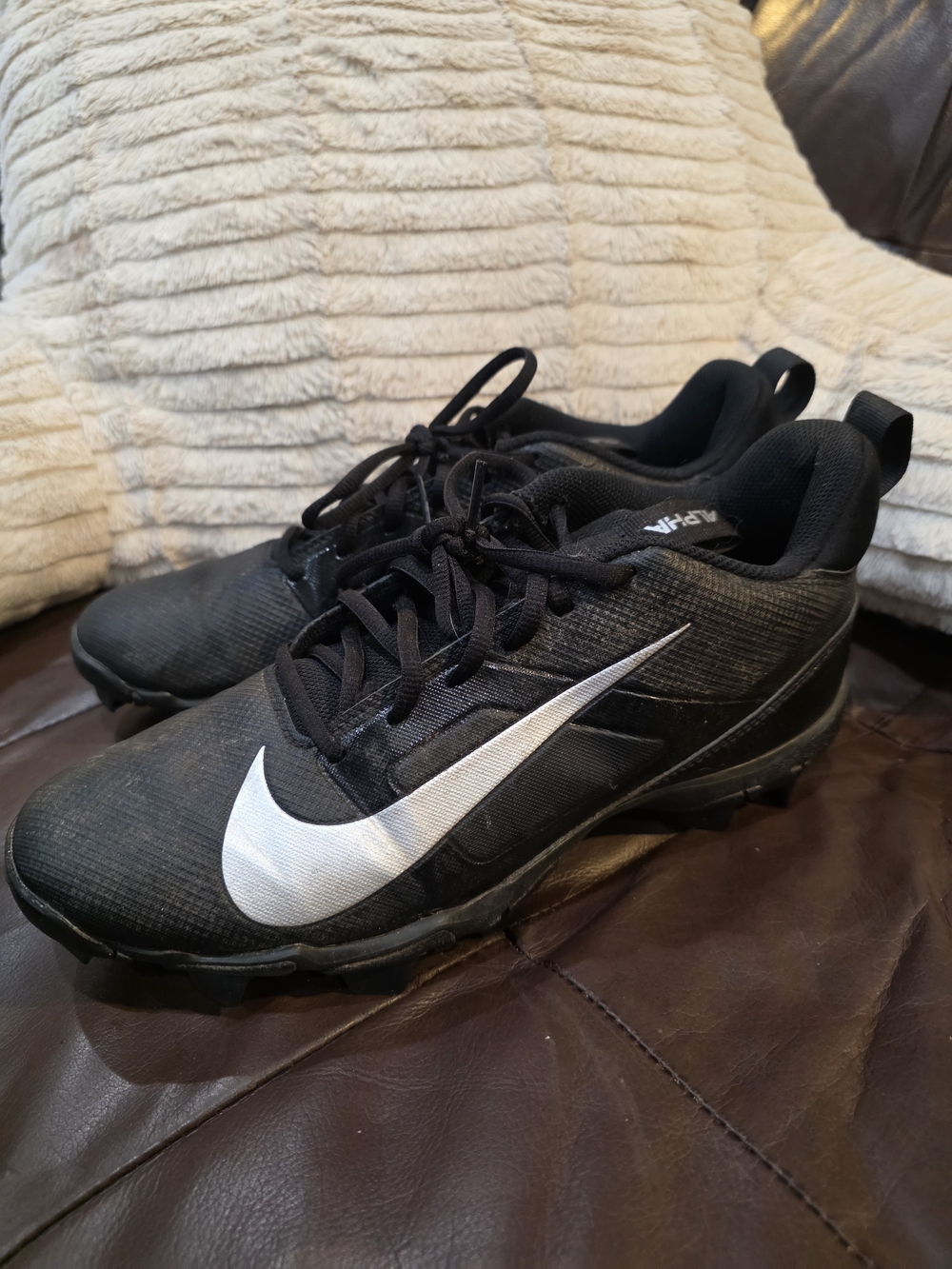 Nike Men’s Black Athletic Shoes with White Swoosh